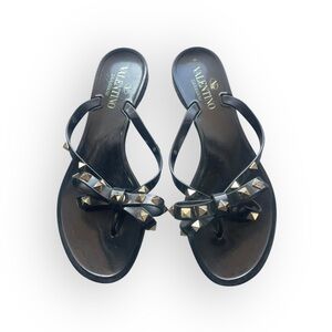 Valentino Rockstud Stud Bow Jelly Thong Sandals Black sz 37 / 7